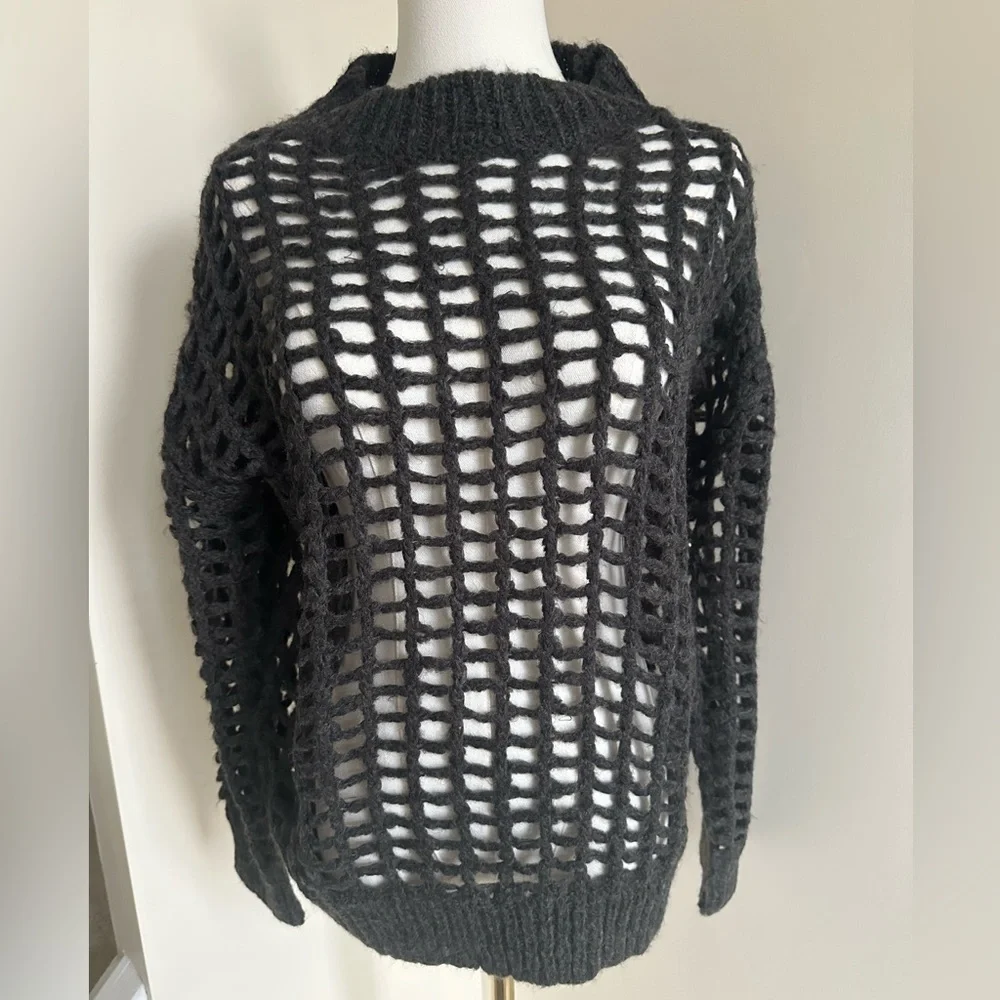 NWOT Urban Outfitters Gray Sweater- Small - Picture 1 of 7